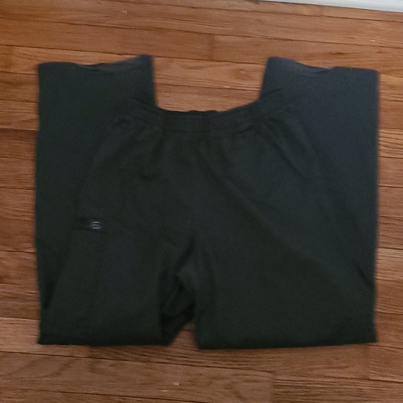 Wonder wink scrub set - Picture 3 of 4